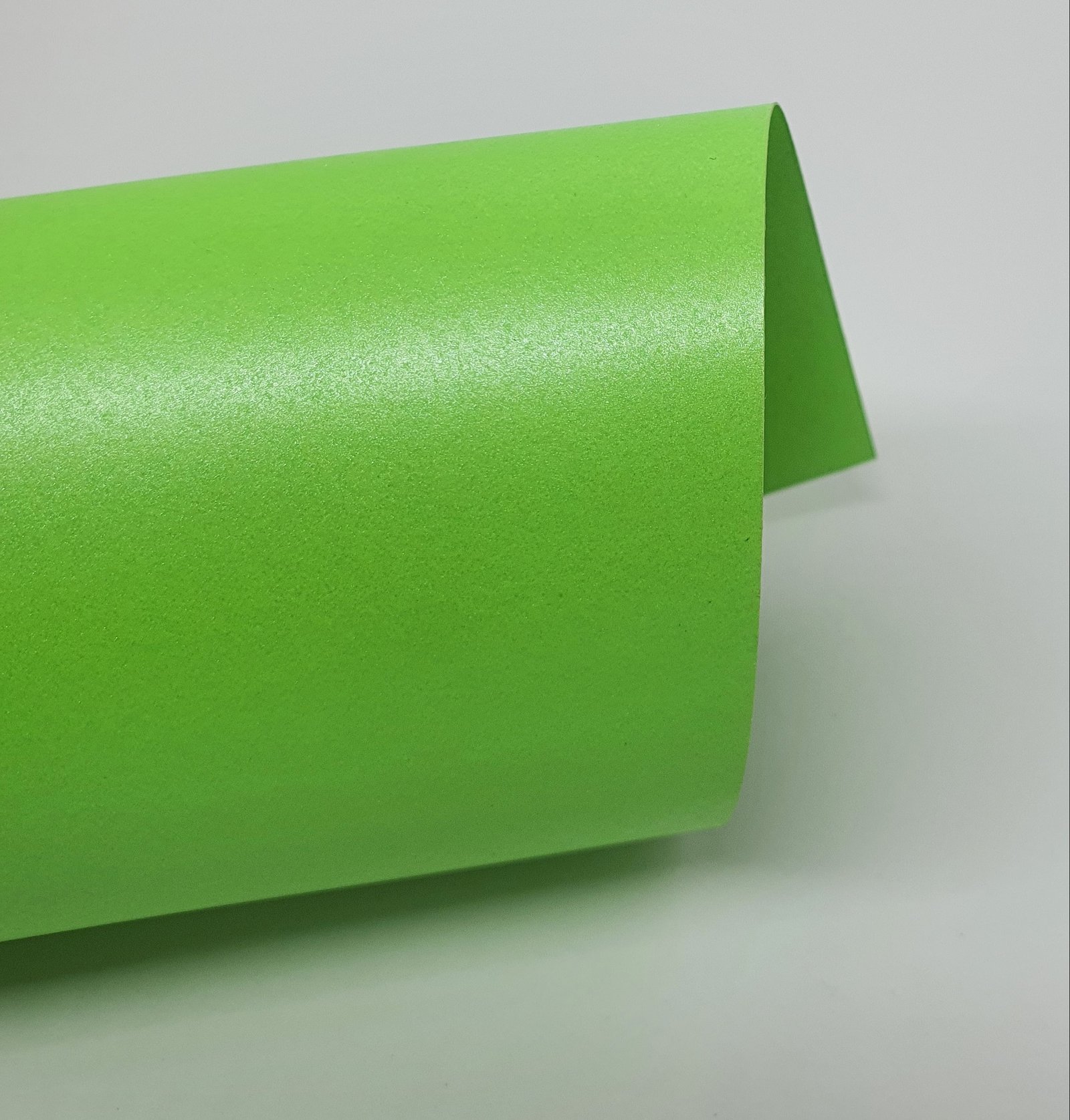 PAPEL PEROLIZADO VERDE NEON180g A4