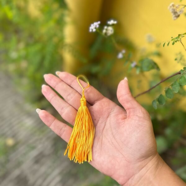 Pingente de Tassel – 7cm (COR AMARELO GEMA) Pacote com 10un